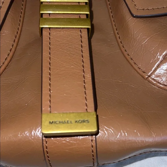 Michael Kors Darrington Large Crackle Brown Leather Crossbody - Picture 6 of 16